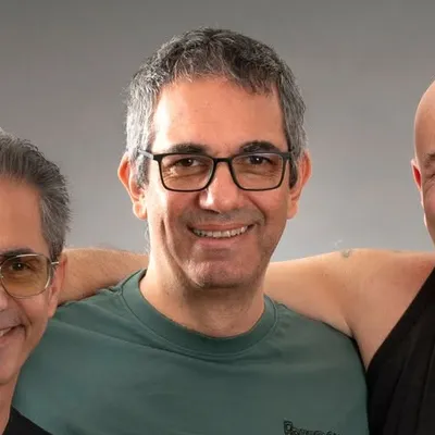 רוני אייזיק - גיטרה וקולות בלהקת אקרופוליס